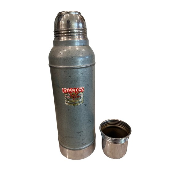 Vintage Stanley Metal Thermos Super Vac With Cork Missing & Cup/cover Decor Prop - Picture 2 of 4